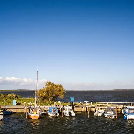 - Hiddensee 2 * Neuendorf (Hiddensee)