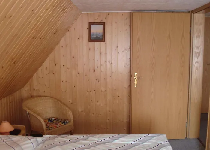 - Hiddensee 2 * Neuendorf (Hiddensee)